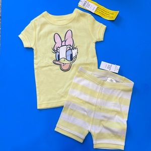 NWT Gap baby girls Daisy Duck pajamas set shirt shorts 18-24 months